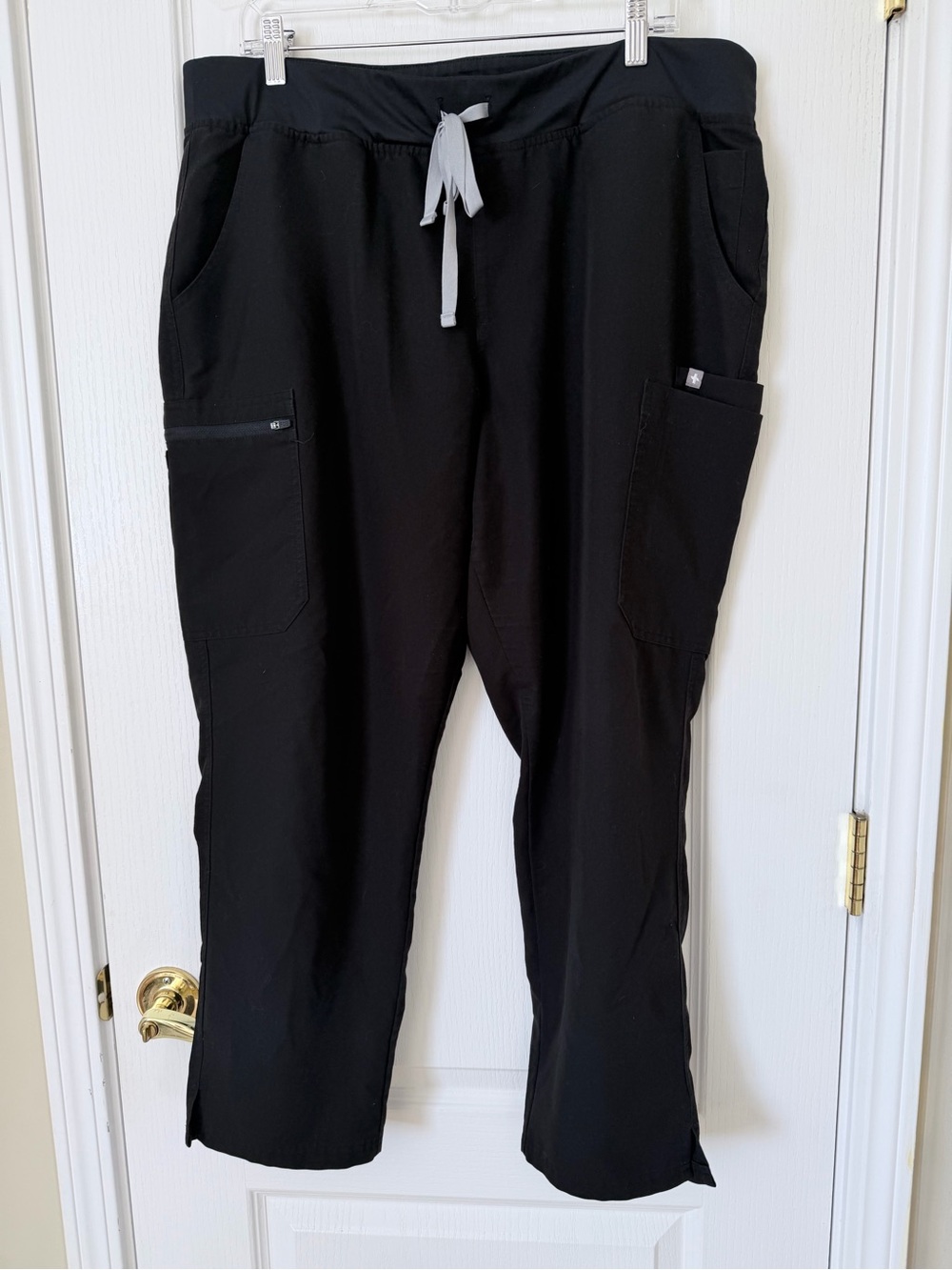 FIGS Technical Collection Black Cargo Scrub Pants XXL Petite Multi Pocket